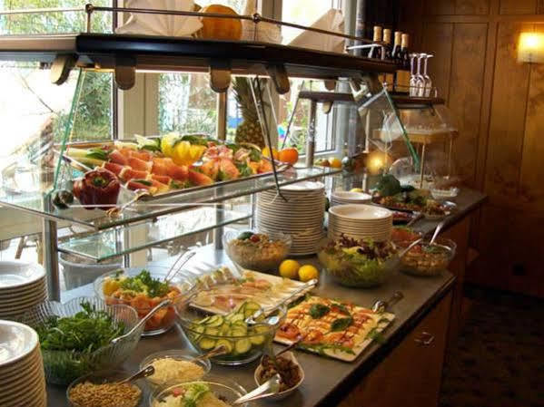 Allee Hotel Карлсруэ Экстерьер фото