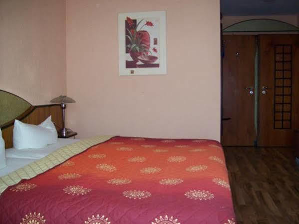 Allee Hotel Карлсруэ Экстерьер фото